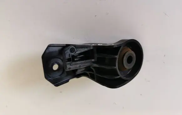Volvo XC60 Air filter cleaner box bracket assembly 31370344