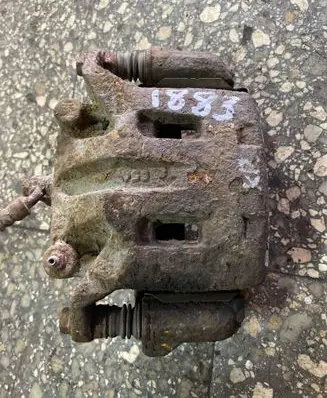 Nissan Pathfinder R51 Front brake caliper