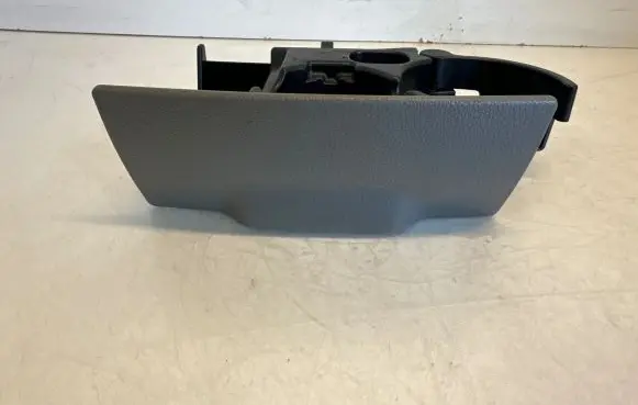 Cup holder front