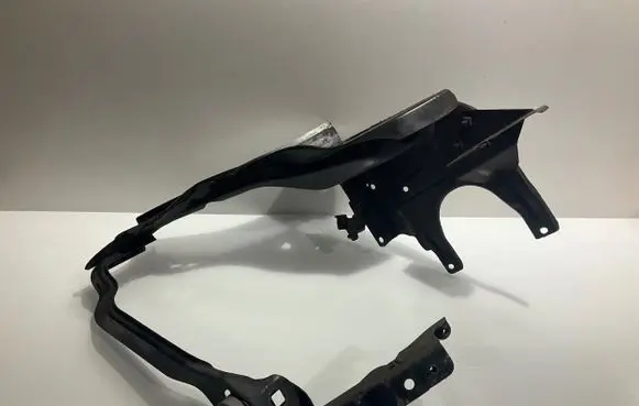 Mercedes-Benz CLS C219 Side radiator support slam panel 