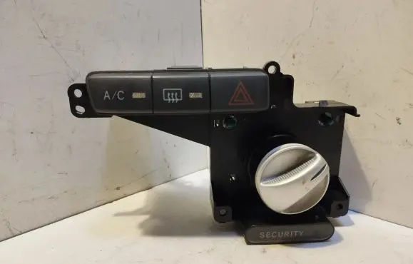 Toyota Yaris Multifunctional control switch/knob R758294