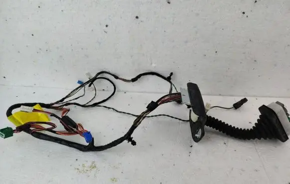 Chrysler Town u0026 Country V Front door wiring loom P68078711AB