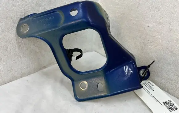 Tesla Model 3 Fender mounting bracket 108601600D