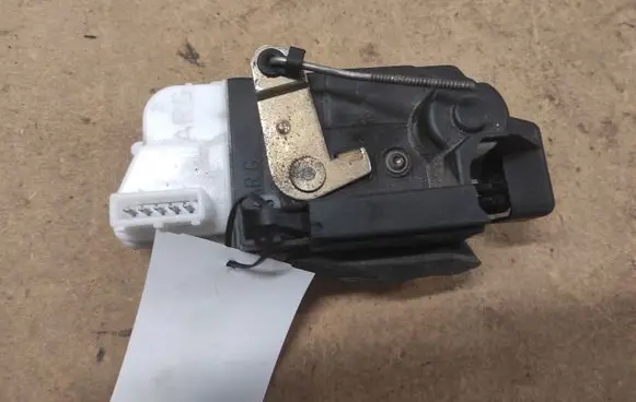 Peugeot 607 Rear door lock