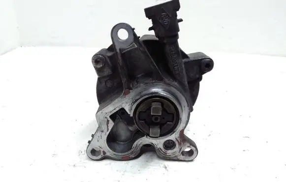 Renault Trafic II (X83) Vacuum pump 8200781547