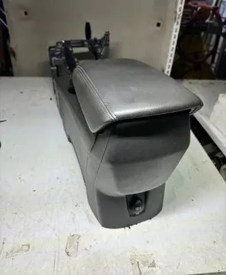 Ford Focus Center console 0526102436801