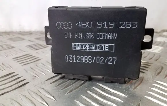 Audi A4 S4 B5 8D Parking PDC control unit/module 4B0919283