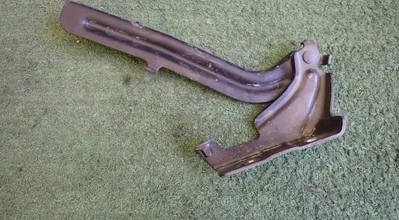 Nissan Qashqai J12 Engine bonnet/hood hinges