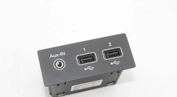 Renault Captur II AUX in-socket connector 280231553R