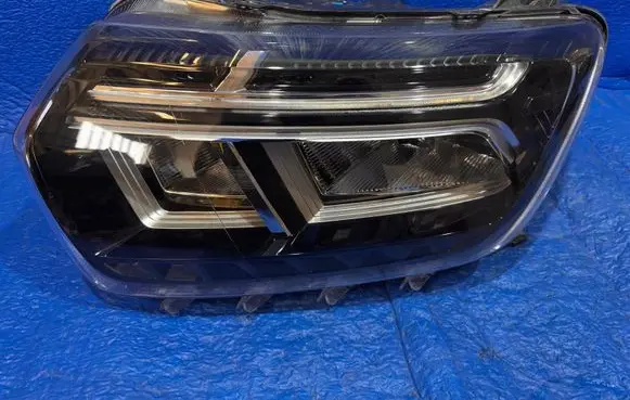 Dacia Duster II Headlight/headlamp 260602287R