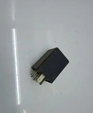 Volkswagen PASSAT B3 Window wiper relay 321955531A