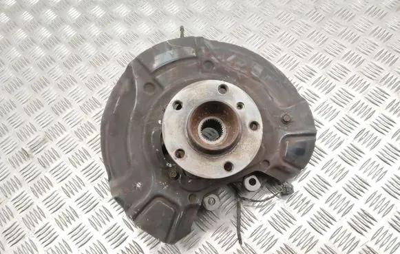 Rear wheel hub