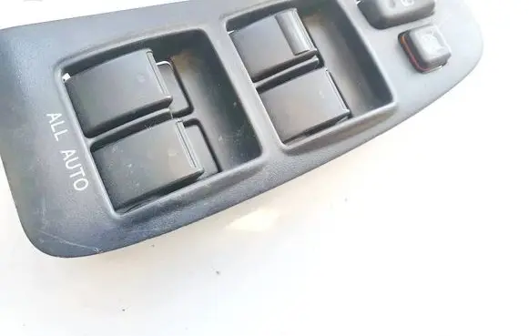Toyota Avensis T250 Electric window control switch 37168a 223b05