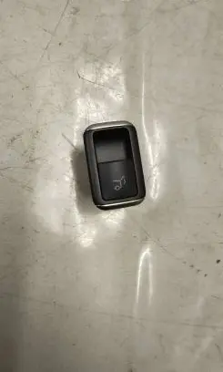Mercedes-Benz GL X166 Tailgate opening switch A1668707610