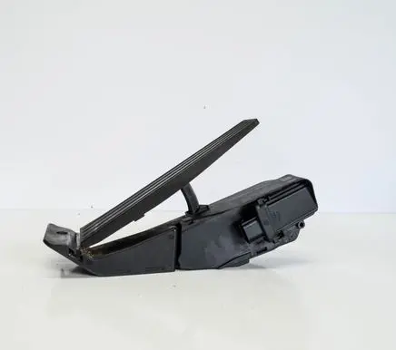 BMW 1 E81 E87 Accelerator throttle pedal 679374301