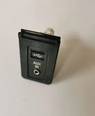 BMW 5 E60 E61 USB socket connector 9138402