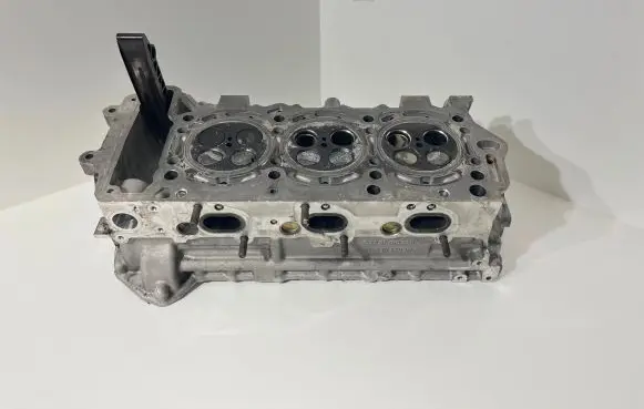 Mercedes-Benz C W204 Engine head 6420163601
