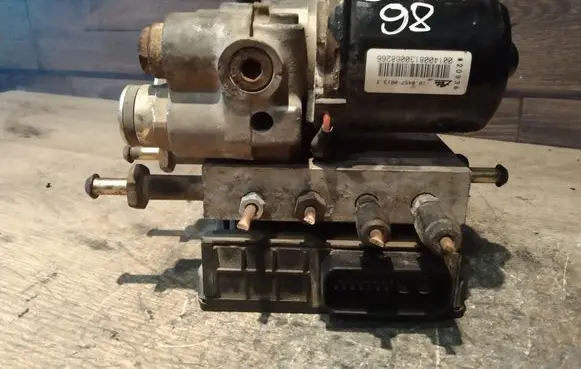 Ford Galaxy ABS Pump 7M0907379 7M0614111B