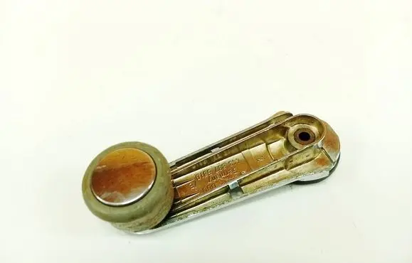 Audi 80 90 B2 Front door window winding handle 443837581D