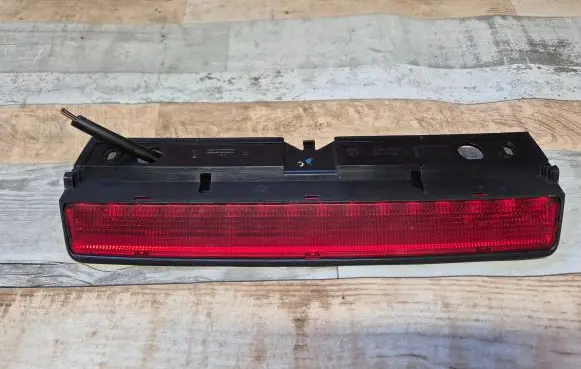 Volkswagen Fox Third/center stoplight 03360040