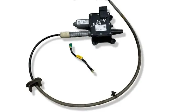 Peugeot 3008 I Hand brake/parking brake motor A2C53379975 9673064880 0204706357