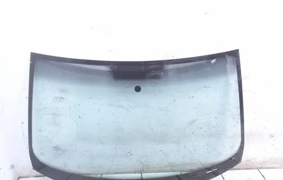 Volkswagen Golf VI Front windscreen/windshield window AS1