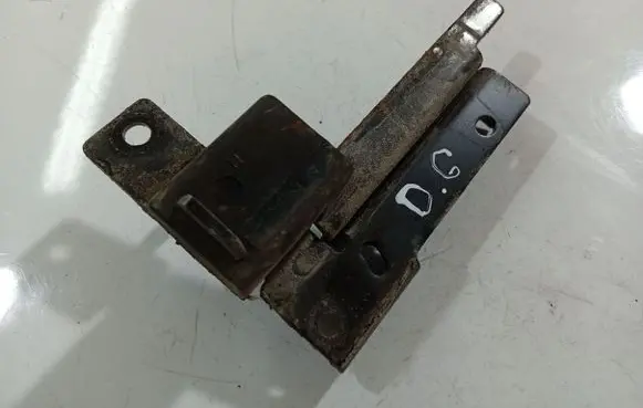 Ford Grand C-MAX Rear door lock loop/hook striker AM5HU25054AE