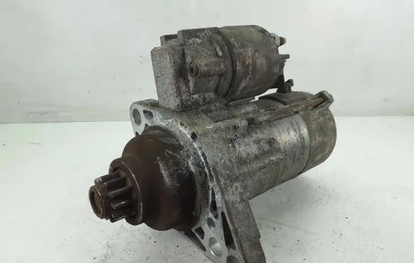 Volkswagen Touran I Starter motor 0AH911023 0AH911073