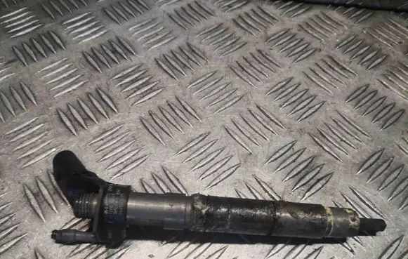 Mercedes-Benz GLK (X204) Fuel injector A6510702987 044511735