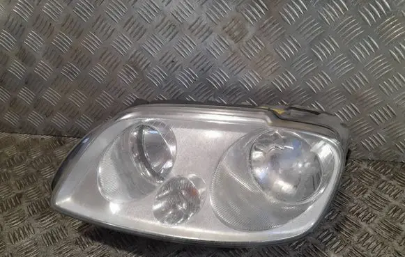 Volkswagen Caddy Headlight/headlamp 2K0941005B 20031002A