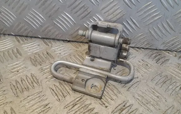 Audi A6 S6 C6 4F Front door upper hinge 8E0831411B
