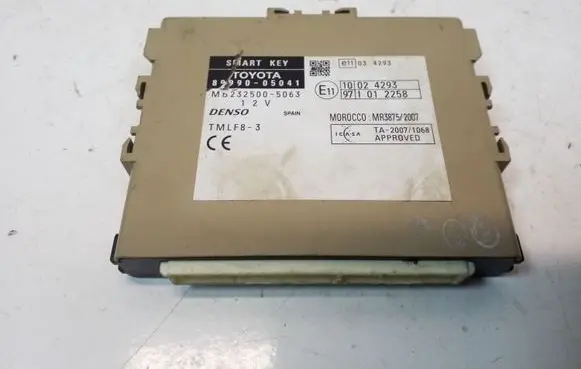 Toyota Avensis T270 Other control units/modules 8999005041