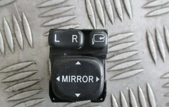 Toyota Avensis T250 Wing mirror switch LICZNIKZEGAR