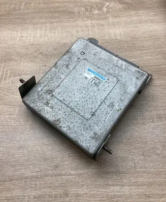Mazda 323 Engine control unit/module ECU Z5B618881C E2T86986M2