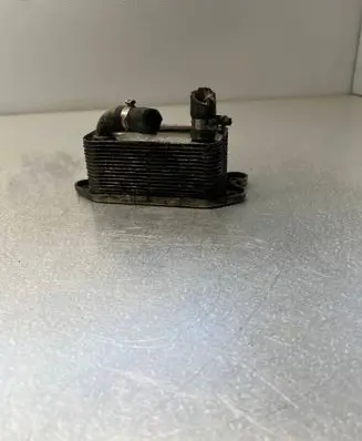 Engine oil radiator