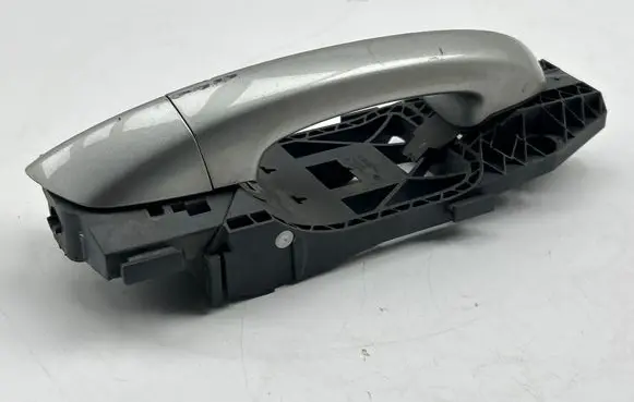 Volkswagen PASSAT B7 Front door exterior handle