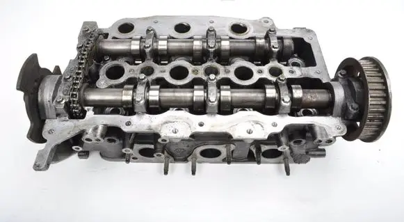 Land Rover Discovery 4 - LR4 Engine head PM9X2Q-6C064-CA