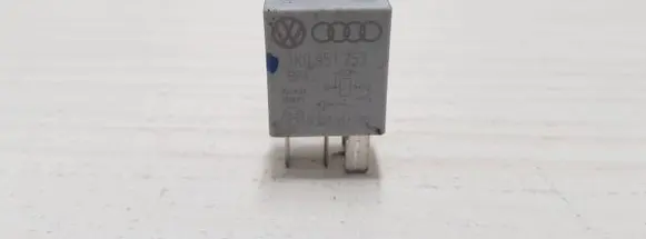 Audi A3 S3 8P Other relay 1K0951253 0332011100