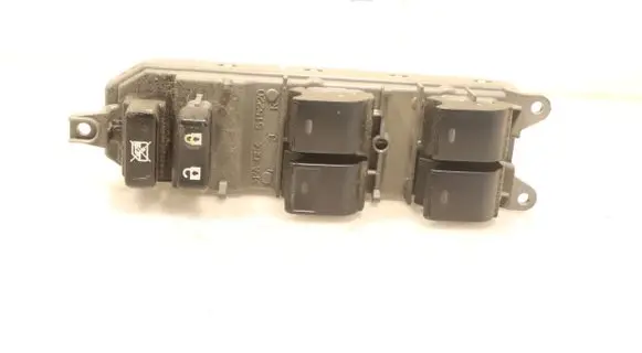Toyota Auris E210 Electric window control switch