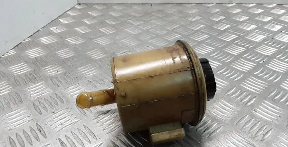 Nissan Terrano Power steering fluid tank/reservoir