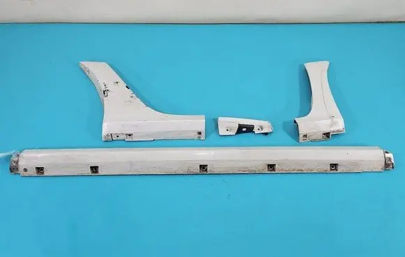 Foot area side trim