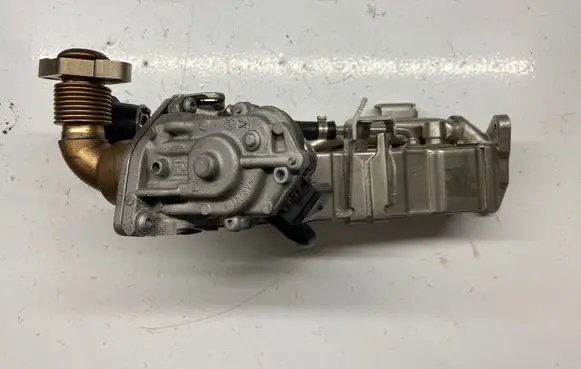 BMW 3 F30 F35 F31 EGR valve cooler 8596444