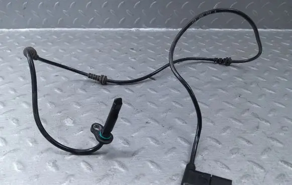 Mercedes-Benz C W205 ABS brake wheel speed sensor A2059058003 2059058003