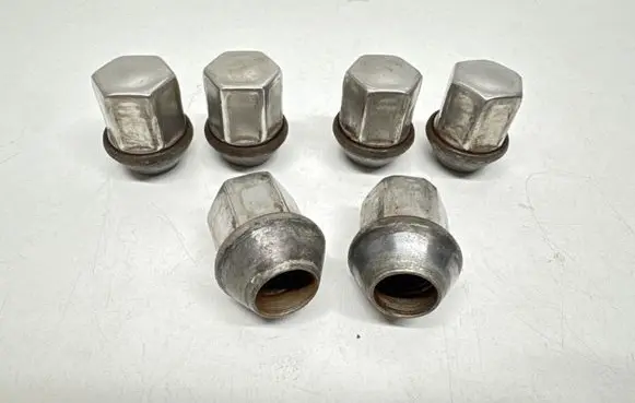 Land Rover Evoque I Nuts/bolts 