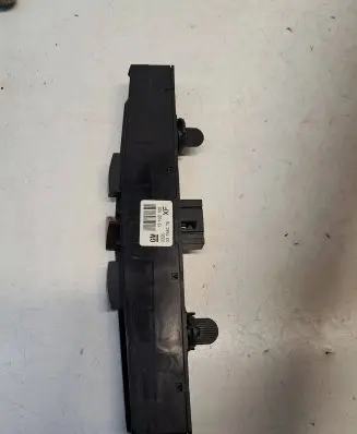Opel Astra H Hazard light switch 03758075 13100105