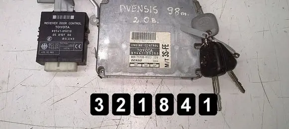 Toyota Avensis T220 Engine control unit/module 8966105250