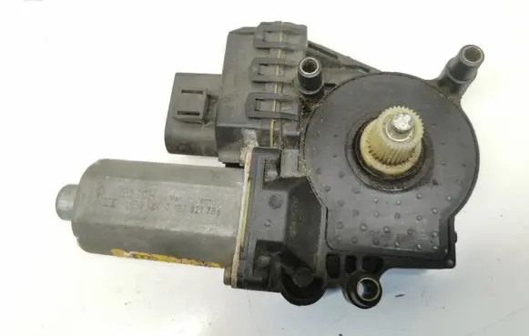 Audi A4 S4 B5 8D Rear door window regulator motor 4B0959802B 1607048