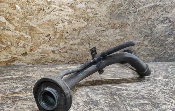 Fuel tank filler neck pipe