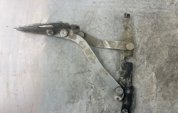 Audi A4 S4 B6 8E 8H Tailgate/trunk/boot hinge 8E5827301 8E5827301C