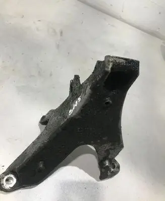 Audi A4 S4 B7 8E 8H Engine mounting bracket 8E0199808AF